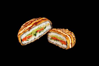 Yemek dağıtım sitesi için arka planda lezzetli suşi burgerleri. Boşluğu kopyala