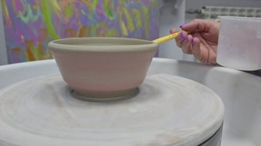 Potter 's Wheel' de çömlek yapmak. Dört Elli İş. Adım adım Rehber. Sanat