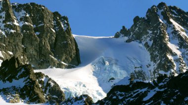 Shuksan Dağı 'ndaki MtBaker buzulundan görüntü                               