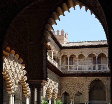 İspanya 'daki Alcazar Sarayı' nın Arap mimarisi.