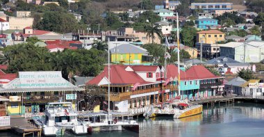 Antigua ve Barbuda StJohn 'daki Renkli Liman