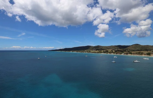 Голубое Небо Бирюзовое Море Острове Санта Крус Стоковое Изображение