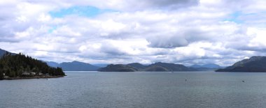 Alaska 'daki engebeli Ketchikan kıyıları