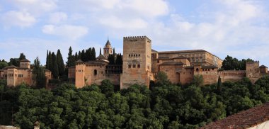 Granada 'daki Alhambra kalesi ve sarayı