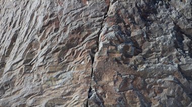 Bazalt kayadaki çatlakların deseni