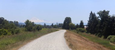 Lezbiyenlerin yolu volkana çıkıyor.