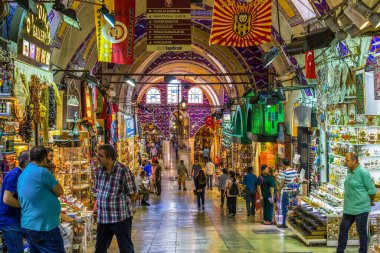 İSTANBUL, TURKEY - 14 Eylül 2017: Bu antik Büyük Pazar 'ın içindeki bir alışveriş galerisi.