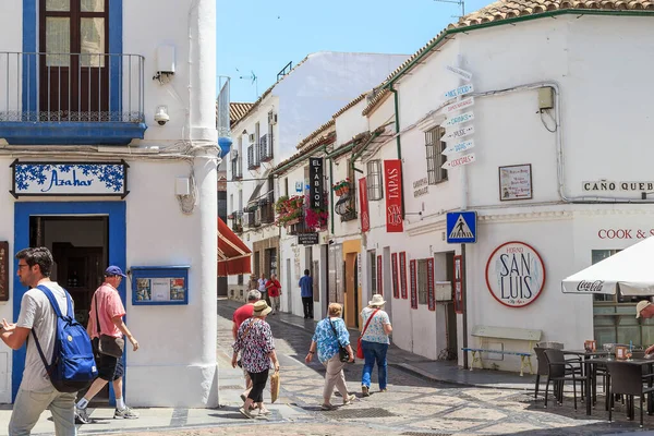 Cordoba España Mayo 2017 Turistas Identificados Inspeccionan Las Casas Calles —  Fotos de Stock