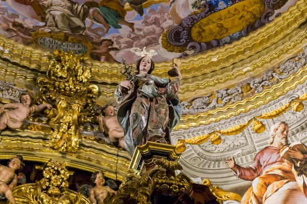 Granada España Mayo 2017 Esta Figura Virgen María Sobre Tabernáculo —  Fotos de Stock