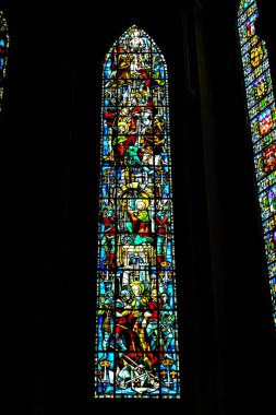 ROUEN, FRANCE - 31 AĞUSTOS 2019: Bu, ortaçağ Katedrali 'nin vitray pencereli bir parçası.