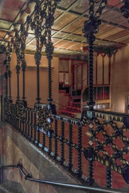 BARCELONA, İspanya - 10 Mayıs 2017: Bu Guell Sarayı 'nın asma katının bir parçasıdır (mimar Antonio Gaudi).