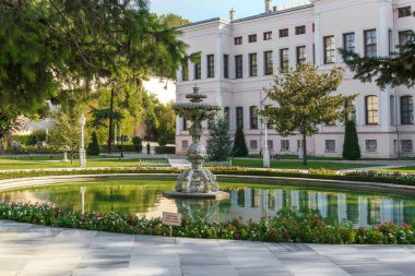 ISTANBUL, TURKEY - SEPTEMBER 13, 2017: This is the fountain in the Harem Gardens in the Dolmabahce Palace Park.