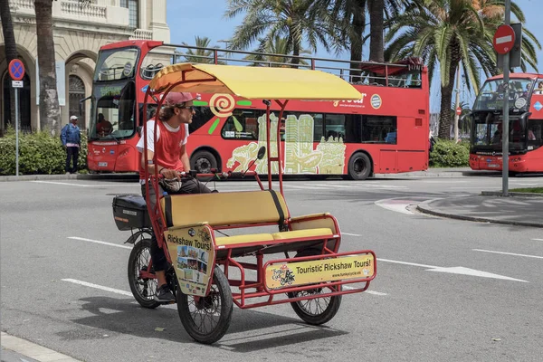 Barcelona Spain May 2017 Unidentified Young Man Rickshaw Circles Tourist — Stock Photo, Image