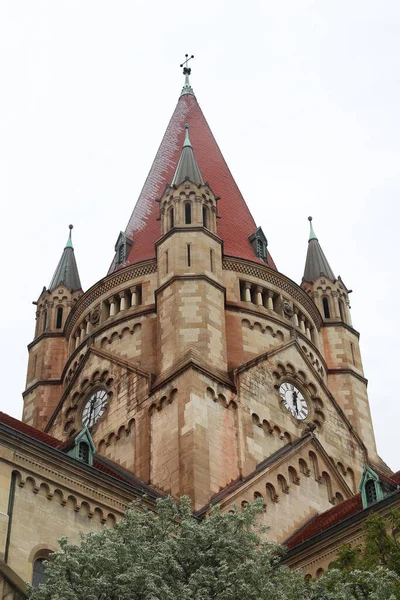 Вена Австрия Мая 2019 Года Верхняя Часть Центральной Башни Церкви — стоковое фото