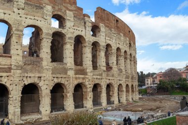 ROME, ITALY - 10 MARTH 2023: Bu eski Roma Kolezyumu 'nun duvarlarının bir parçası.