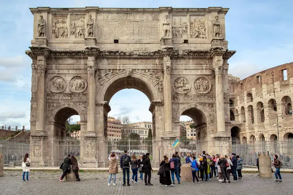 Roma Italia Marzo 2023 Turistas Identificados Arco Del Triunfo Constantino — Foto de Stock