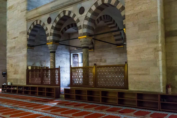İSTANBUL, TURKEY - 14 Eylül 2017: Burası Süleyman Camii 'nde kadınlar için belirlenmiş bir namaz yeri.