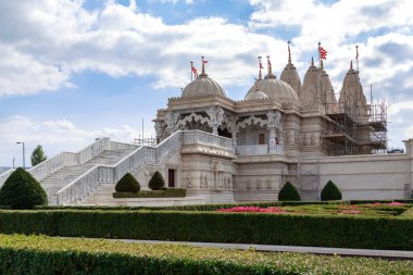 LONDON, GREAT BRITAIN - 21 Eylül 2014: Bu Shri Swaminarayan Mandir 'in Hindu tapınağı.