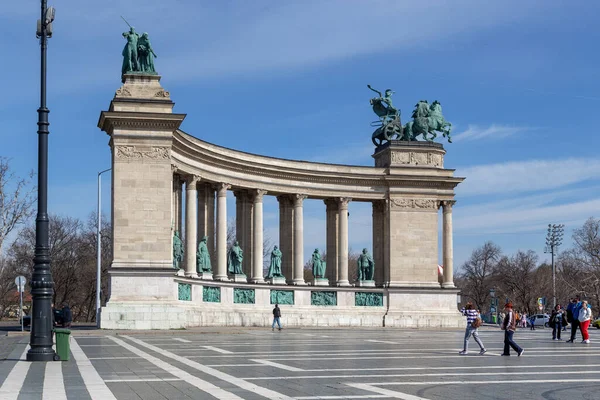 stock image BUDAPEST, HUNGARY - MARTH 13, 2023: This is one of the semicircular colonnades on the Square of Heroes with sculptures of historical figures from Hungarian history.