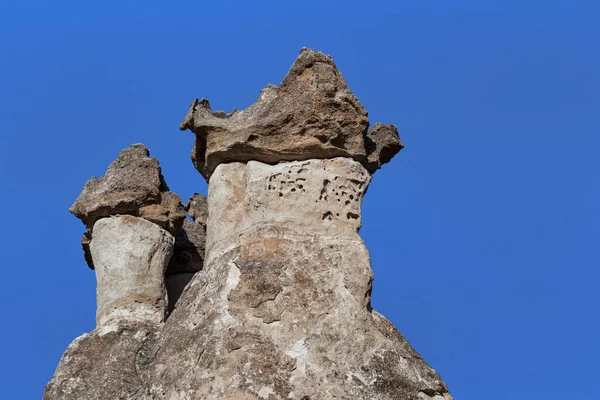 Egy Közeli Kép Fantasztikus Sziklák Tetejéről Cappadociában — Stock Fotó