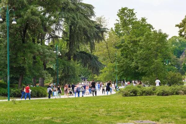 Milan Italy Mayıs 2018 Sayısız Tanımlanamayan Tatilciler Şehir Merkezindeki Popüler — Stok fotoğraf