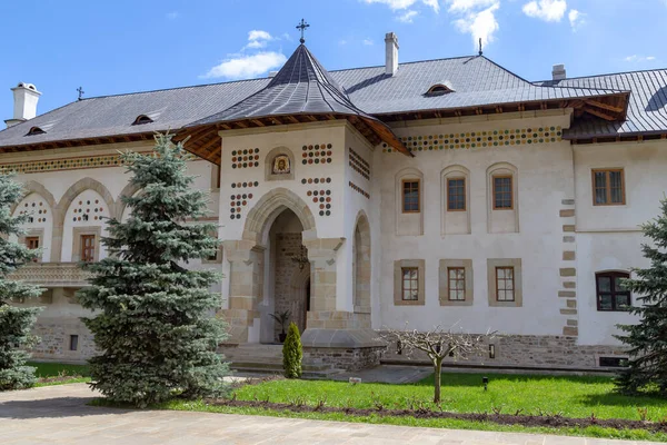 Putna Rumänien April 2023 Dies Ist Eines Der Klostergebäude Traditionellen — Stockfoto