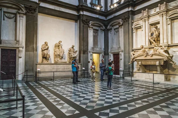 Florenz Italien September 2018 Unbekannte Inspizieren Die Medici Kapelle Inneren — Stockfoto