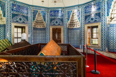 İSTANBUL, TURKEY - 14 Eylül 2017: Bu, Muhteşem Sultan Süleyman 'ın karısının Hürrem Sultan' ın (Roksolana) türbesine defnedilmesidir..