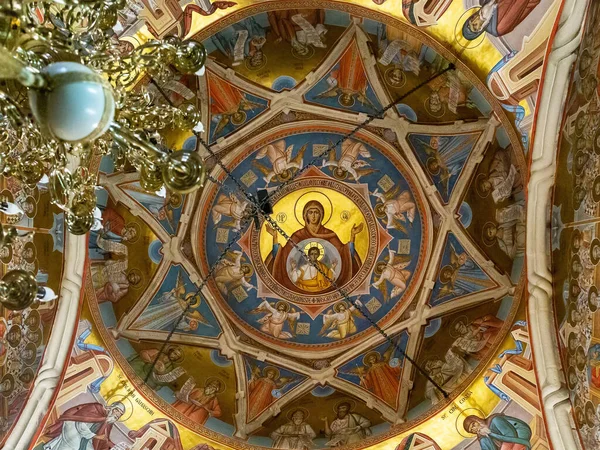 Putna Romania エイプリル社2023年30日 これは有名な正教会修道院の大聖堂のドームのフレスコ画です — ストック写真