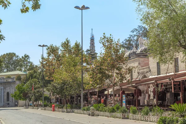 Istanbul Turquia Setembro 2017 Esta Uma Fileiras Comércio Longo Edifício — Fotografia de Stock