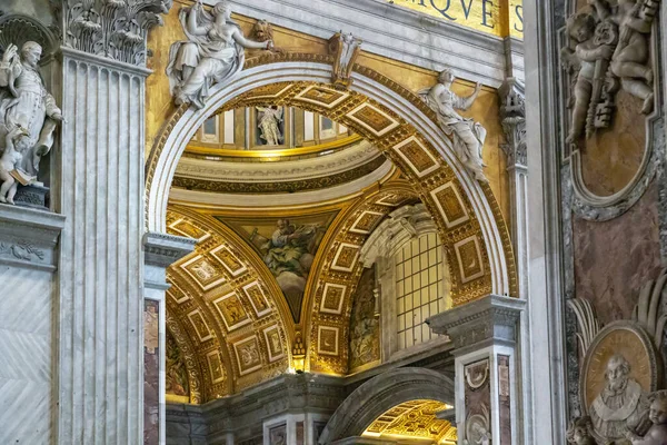 Рим Ватикан Марта 2023 Фрагмент Архитектуры Базилики Святого Петра — стоковое фото