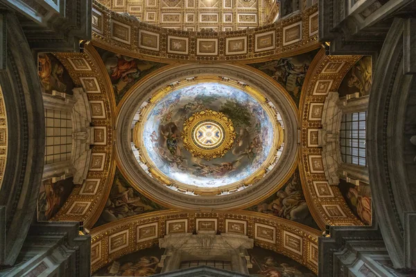 Vatican 2023年3月9日 这是圣彼得大教堂的一个圆顶的内景 — 图库照片