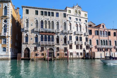 VENICE, İtalya - 12 Mart 2023 Palazzo Barbaro, Büyük Kanal 'daki eski bir İtalyan Gotik sarayı..