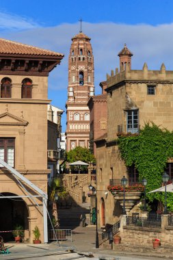 BARCELONA, SPAIN - 9 Mayıs 2017: Bu Aragon bölgesinin tipik bir mimarisi, mimari ve etnografik park-müze-İspanyol Köyü 'nde temsil edilmektedir..