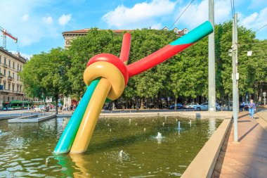 MİLAN, İTALYA - 10 Mayıs 2018: Bu huhe düğümü, Milano 