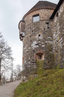 LJUBLJANA, SLOVENIA - MARTH 7, 2023: Bu, asalet için tasarlanan ortaçağ Ljubljana Kalesi 'nin hapishane kulesi.