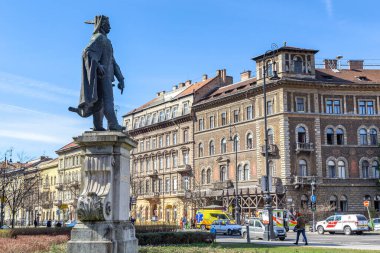 BUDAPEST, HUNGARY - 13 MARTH 2023: bu Kodaly Korond Meydanı 'ndaki Vak Bottyan anıtı.