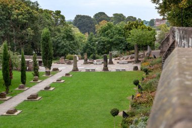 CHESTER, GREAT BRITAIN - 14 Eylül 2014: Bu şehir tarihinin antik Roma dönemine ait eserlerle dolu bir arkeoloji parkı.