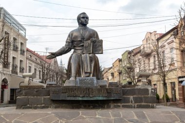 MUKACHEVO, UKRAINE - MARTH 5, 2023: Bu Alexander Dukhnovich için bir anıt, bir eğitimci ve 19. yüzyılın önde gelen halk figürü.