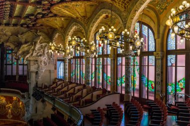 BARCELONA, SPAIN - 17 Mayıs 2017: Bu kutular Katalan Müzik Sarayı 'nın ikinci katındaki konser salonunun balkonunun kutuları, Art Nouveau stilinde inşa edilmiştir..