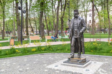 CHERNIVTSI, UKRAINE - 28 Nisan 2023: Avusturya-Macaristan döneminde Avusturya İmparatoru I. Franz Joseph 'in diktiği bir anıttır..