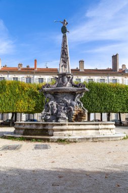 NANCY, FRANCE - NOVEMBER 1, 2023: Bu İttifak Meydanı 'ndaki İttifak Çeşmesi, UNESCO dünya kültür mirası listesine tek bir mimari kompleks olarak eklendi.