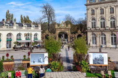 NANCY, FRANCE - 1 Kasım 2023 Bu, Azizler Günü onuruna kurulmuş tarihi Stanislaus Meydanı 'nın bir parçası..