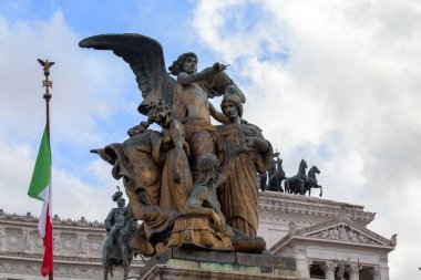 ROME, ITALY - MARTH 8, 2023: Bu heykel grubu Thought ile Vittoriano anıtının bir parçası (İtalyan heykellerinin değerleri serisinden)).