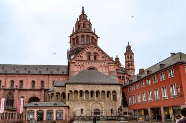 MAINZ, ALMANY - 2 Kasım 2023: bu St. Martin Katedrali 'nin bir görüntüsü.
