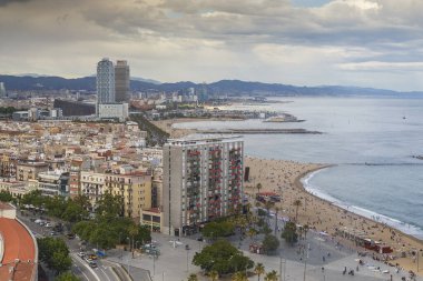 BARCELONA, SPAIN - 11 Mayıs 2017: Bu şehrin eski sanayi bölgesinin havadan çekilmiş görüntüsü.