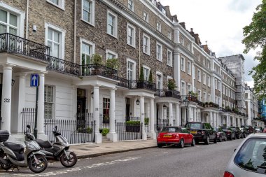 LONDON, GREAT BRITAIN - 10 Mayıs 2014: Bu Güney Kensington 'daki Thurloe Meydanı' nda tipik bir 19. yüzyıl başındaki gelişmedir..