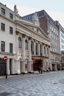 LONDON, GREAT BRITAIN - 21 Eylül 2014: Palladium Tiyatrosu Birleşik Krallık 'ın en ünlü tiyatrolarından biridir..