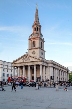 LONDON, GREAT BRITAIN - 15 Mayıs 2014: Bu Trafalgar Meydanı 'ndaki St. Martin Kilisesi (18. yüzyıl)