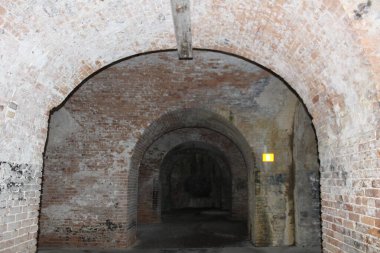 Fort Pickens Fort in Gulf Breeze Ulusal Parkı çevresindeki manzara Pensacola Florida ABD 21 Temmuz 2022